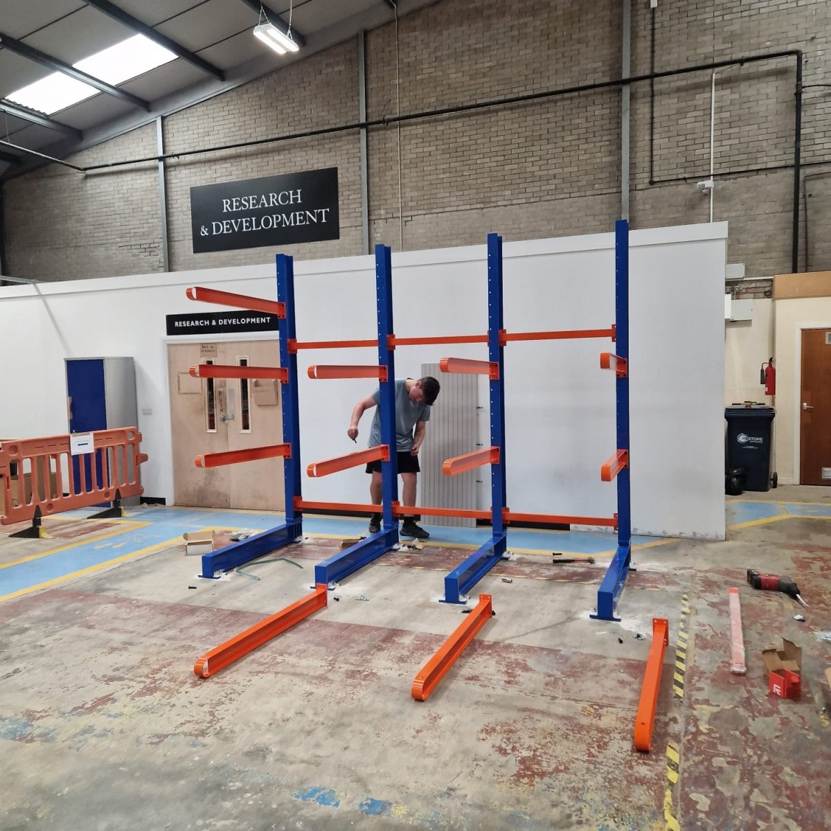 Heavy Duty Cantilever Racking 2.5m h x 0.9m w x 0.7m d - Warehouse Storage Products